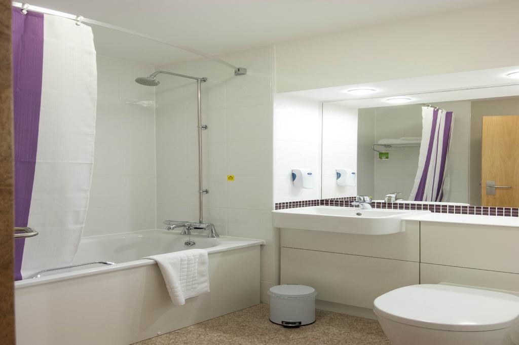 Premier Inn Stratford Upon Avon Waterways Stratford-upon-Avon Exterior foto